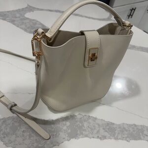 Anne Klein White Shoulder Bag Adjustable Detachable Strap Gold Hardware